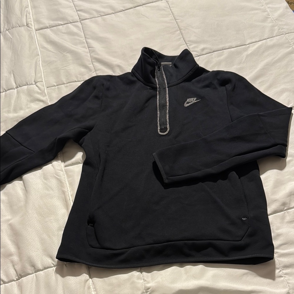 Nike Tech Black 1/4 zipSweatshirt